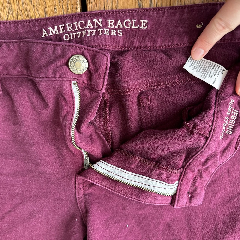 American eagle size 14 maroon super jegging